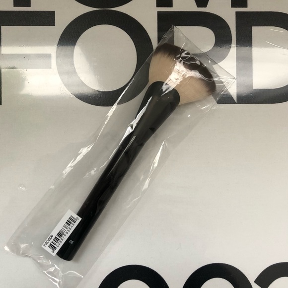 NYX Pro Brush Set with Cleansing Pad - Picture 2 of 15